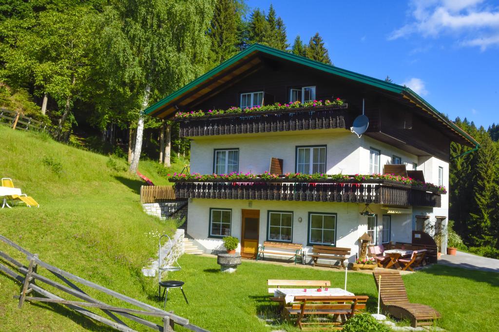 Hotel Gaestehaus Berger - Priglhof Treffen Exteriér fotografie